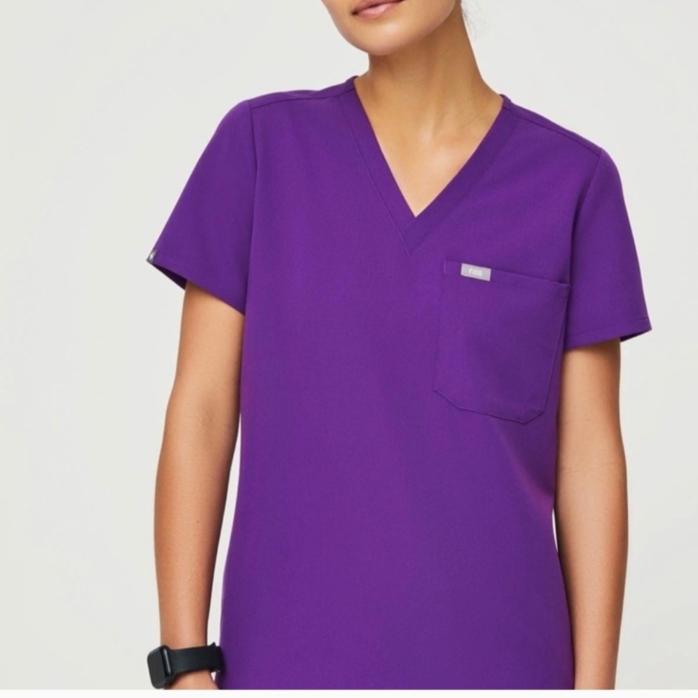 *Figs Scrub Top One Pocket Purple Size Medium